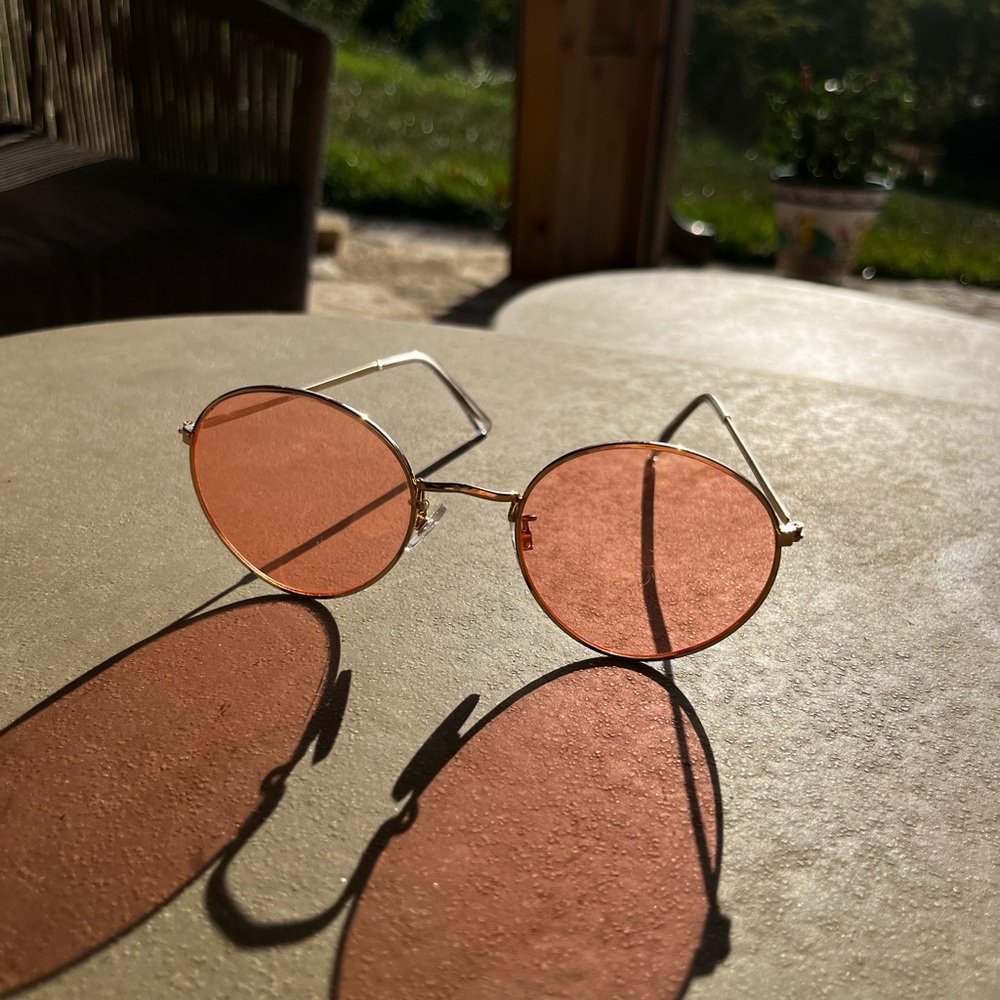 Pink fashion sunglasses with gold frames